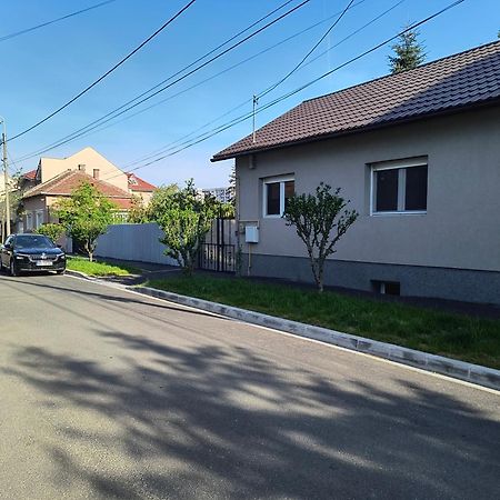 Carla'S Place Ap 2 オラデア エクステリア 写真