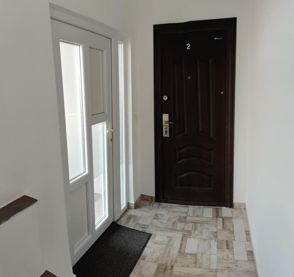 Carla'S Place Ap 2 オラデア エクステリア 写真